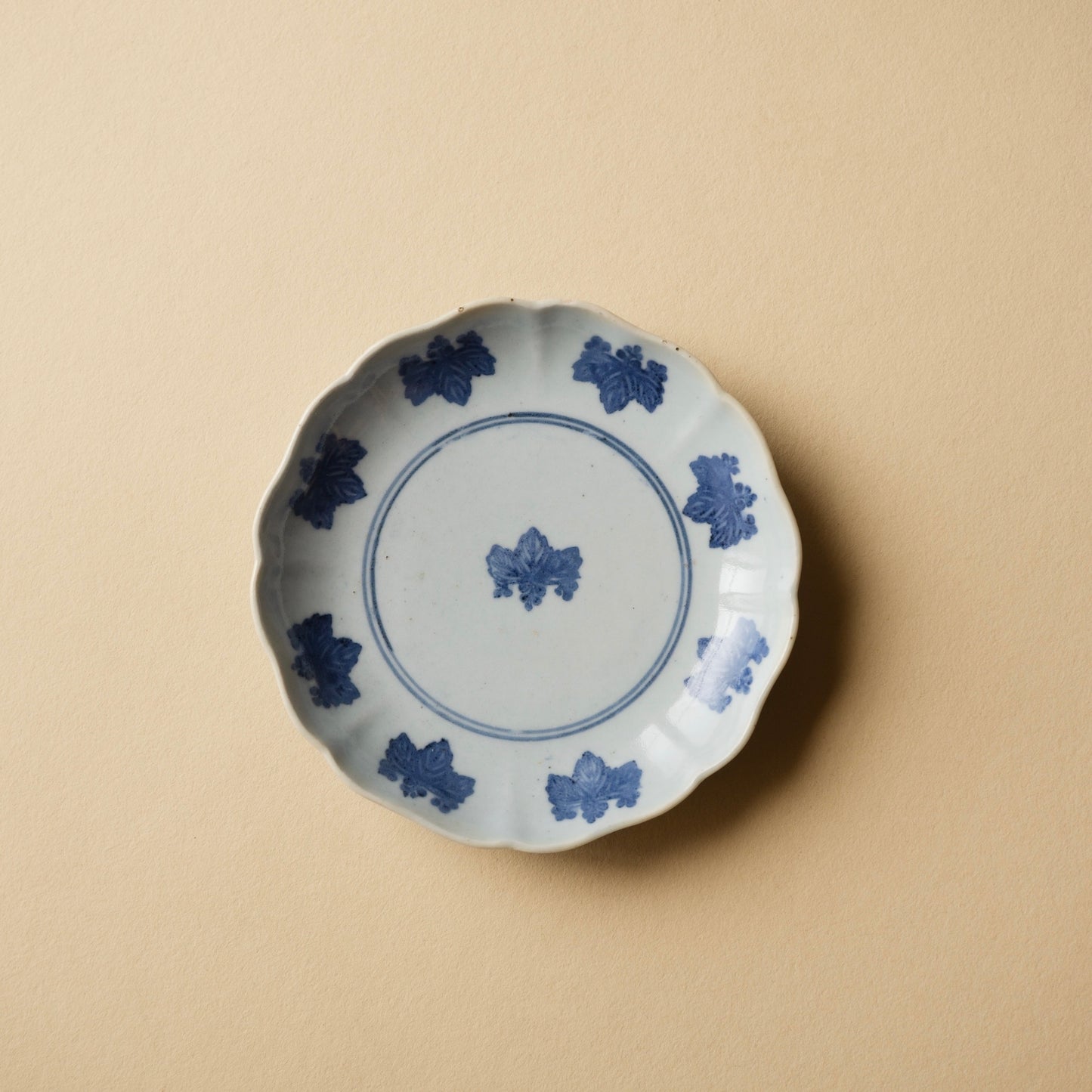 古伊万里コンニャク印判桐文六寸皿