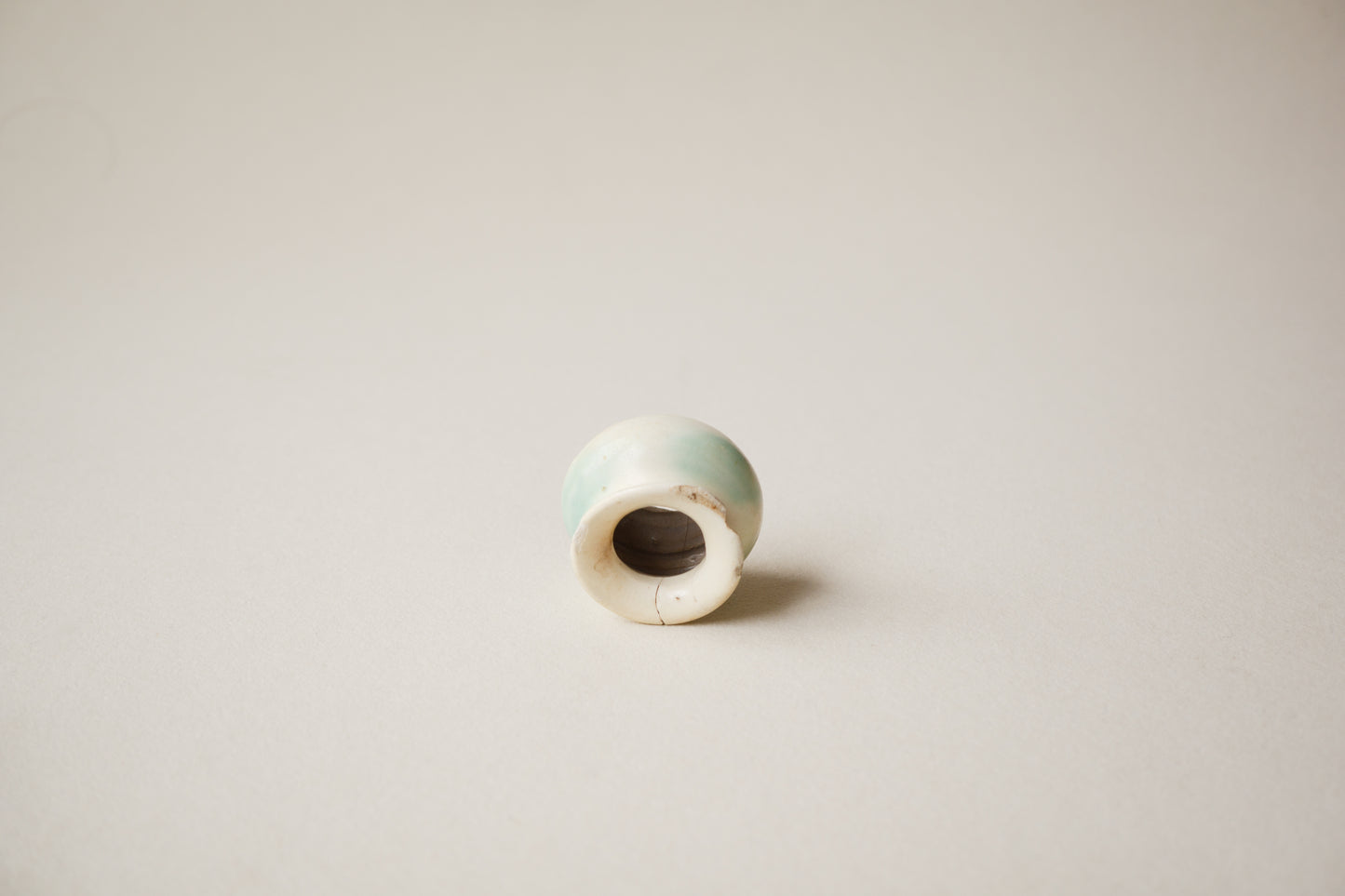 磁州窯系 白地緑斑小壺