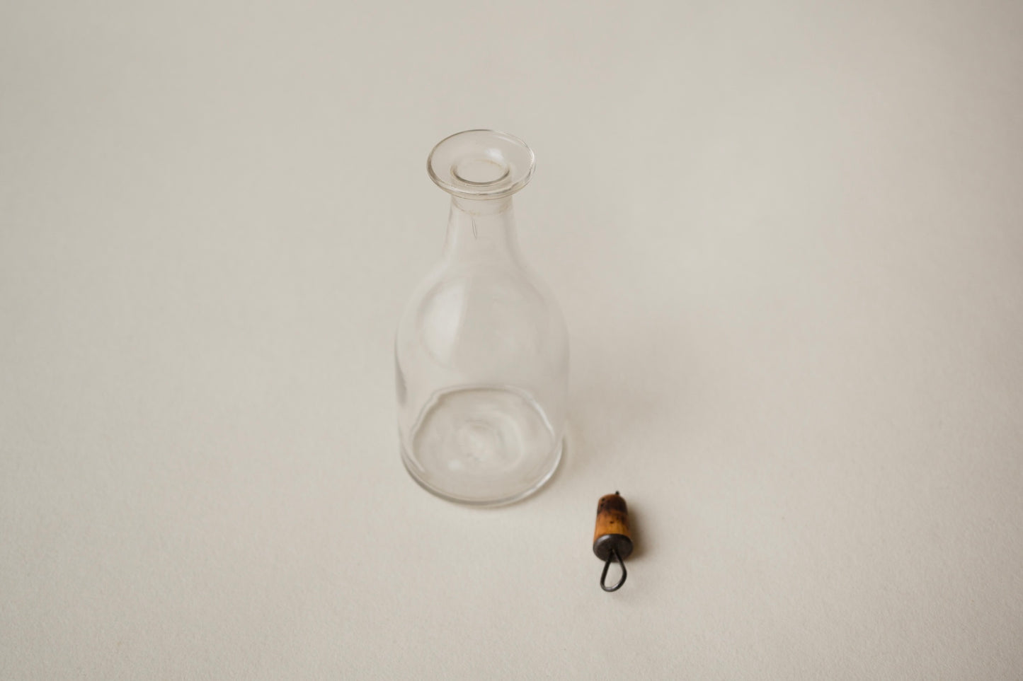 英国 吹きガラス壜