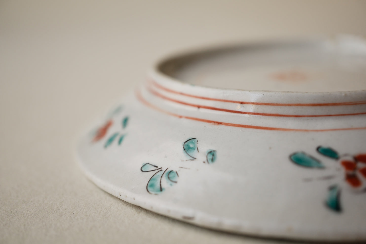 初期赤絵松梅鳥文皿